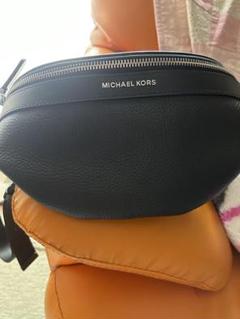 MICHAEL KORS ブラックボディバッグ
