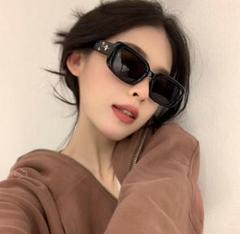 【再入荷】レディース　UVカット　サングラス　黒縁　スクエア　ユニセックス　韓国