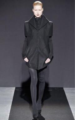 bruno Pieters. 2009FW コレクションピース　ポンチョ bruno Pieters. 2009FW コレクションピースポンチョ