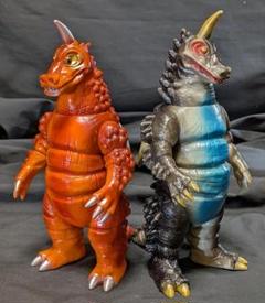 ■ブルマァク 双子怪獣 ブラックギラス レッドギラス ミニソフビ /レオ怪獣 Yahoo!オークション - 【ソフビ】ブルマァク 双子怪獣 ブラック