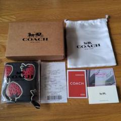 COACH　二つ折財布　 いちご柄 　ホワイト COACH 二つ折り財布 いちご柄 ホワイト人気 商品 通販