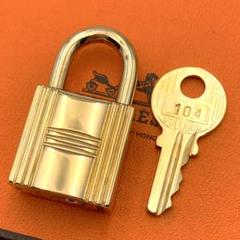 ▲HERMES エルメス カデナ　24Kメッキ　No.104　104番　鍵付き
