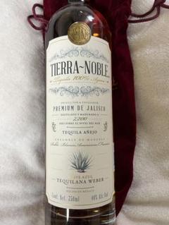 Tierra Noble Tequila Anejoティエラノーブル テキーラ Tierra Noble Tequila Anejoティエラノーブル テキーラ