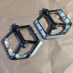 【今日の超目玉】 SPANK 箱付き 中古品 フラットペダル ウージー スパンク OOZY パーツ
