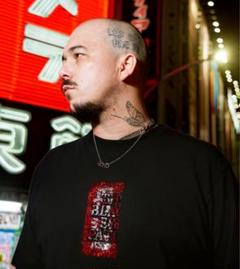 【完売品】BLACK EYE PATCH グリッターTシャツのサムネイル