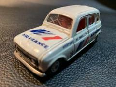 DINKY ディンキー ルノー　4L 　フランス製　ミニカー　トミカ DINKY ディンキー ルノー 4L フランス製 ミニカー トミカ