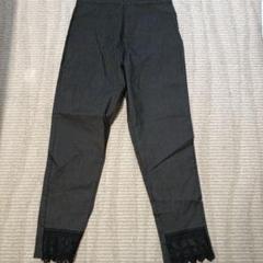黒ストレッチパンツ レース裾付き