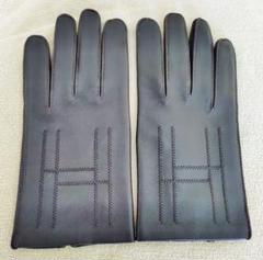 エルメス　手袋　グローブ　ラムスキン　レザー　メンズ　片手　右手　hermes ヘルメス（サントリー） 美品 HERMES ラッキーチャーム 刺繍