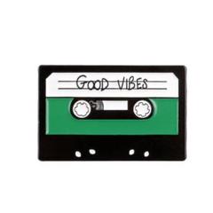 新品エナメルコート ミュージック 音楽 面白いイラスト風 バッジ