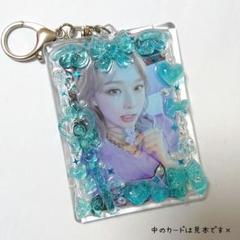 B8トレカケース　キーホルダー　リボン　フラワー　ブルー　雪【Bk5】 B8 トレカ ケース デコ トレカキーホルダー レジン ブルー 水色