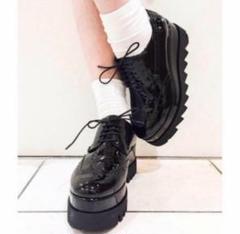 【美品】Narcissusレースアップシューズ　厚底　エナメル　ローファー 38 美品】Narcissusレースアップシューズ 厚底 エナメル ローファー