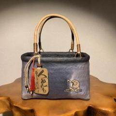 一閑張り　一閑張りバック　藍染　蔓蔦　兎の船頭さん　昔話　古布 Antique Sam's Collection古布 藍染 古裂 藍染アンティーク 菊唐草