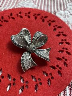 未使用✨フォクシー ラインストーン フラワーモチーフ 花 ブローチ 冠婚葬祭 26645 Brooch 