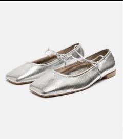 2025年最新】zara シルバーパンプスの人気アイテム - メルカリ