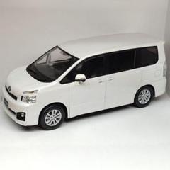 【2台セット】カラーサンプル　1/30　ヴォクシー　ホワイト　ブラック Amazon | 非売品 ヴォクシー/ボクシー カラーサンプル 1/30