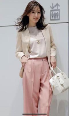 anysis 今季商品♪ベージュ ノーカラージャケット＋白ブラウスセット anysis 今季商品♪ベージュ ノーカラージャケット＋白ブラウス