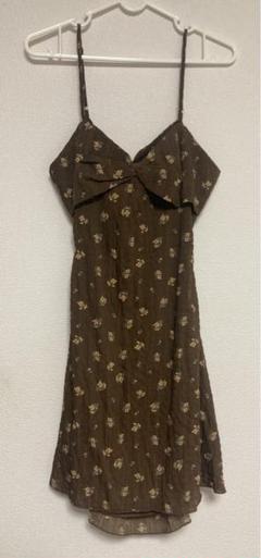 FOREVER21 レトロフラワーキャミワンピース　花柄キャミワンピ