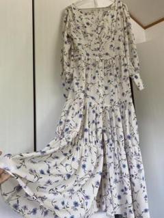 完売！フーズフーチコ花柄ロングワンピース白地マルチカラーピンク水色のサムネイル