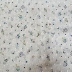 夏用　爽やか　小花模様　ガーゼ生地