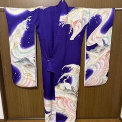 絵巻模様 金彩 古典 松 桜 菖蒲 御所車 紫 飾紋 袷 正絹 振袖 着物 楽天市場】【新品】 振袖 着物 正絹 袷 金駒刺繍 水色 ピンク
