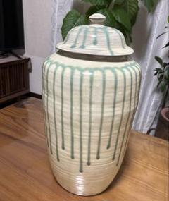 小鹿田焼蓋付き壺流し掛け