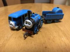 カプセルプラレール スティーブンになったトーマス バーティーになったトーマス