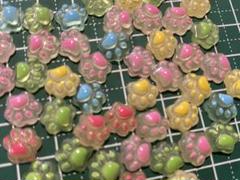 ぷっくり肉球パーツ 約50個セット ハンドメイド資材のサムネイル