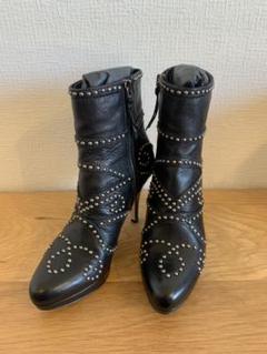 希少✨ミュウミュウ レザー ショートブーツ スタッズ 23.5cm相当 2025年最新】MIU MIU レディース ブーツの人気アイテム - メルカリ