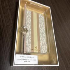 MICHAEL KORS iPhone2024（2レンズ）カバー