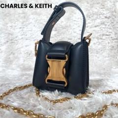 美品⭐︎ CHARLES & KEITH マイクロバック　ショルダーバッグ CHARLES & KEITH（チャールズ & キース）の「アシメトリカル