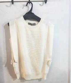 ノースリーブ　ニット