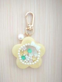 シャカシャカ シェイカー キーホルダー お花 フラワー イエロー ハンドメイド
