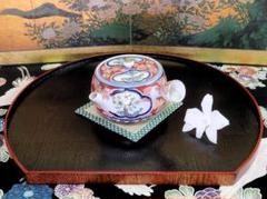 九谷　大聖寺伊万里　染錦　唐草に松竹梅の図　大振蓋茶碗　C435AS-BXe 九谷 大聖寺伊万里 染錦 唐草に松竹梅の図 大振蓋茶碗 C435AS-BXe