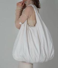 エミレ　Amiur　ベージュ　トートバッグ　タイプライタークラウドバッグ 2025年最新】typewriter cloud bagの人気アイテム - メルカリ
