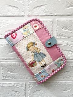 ハンドメイドマーガレット＆ソフィーマルチケース　ピンク色