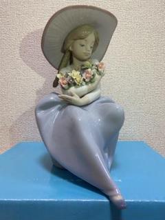 LLADRO リヤドロ 陶器の少女像 バスケット付き【箱有り】 LLADRO リヤドロ 陶器の少女像 バスケット付き【箱有り】