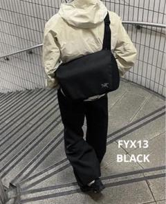 old arc'teryx アークテリクス　メッセンジャーバッグ　古着　y2k old arc'teryx アークテリクス 黒メッセンジャーバッグ 古着 y2k