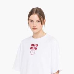 miu miu ホワイト Tシャツ 赤い刺繍 オーバーサイズ S - メルカリ