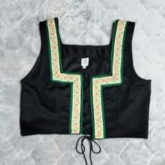 フォークダンス衣装 花柄刺繍リボンの黒クロップドベスト