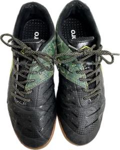 umbro アンブロ　フットサルシューズ　UTS4482BSK 25.5cm