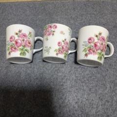 ローラアシュレイ（ヤマカ）　バラの花柄 陶器製マグカップ 3個セットのサムネイル
