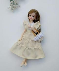 リカちゃん服　レーストップス　肩フリルティアードスカート　編みバック