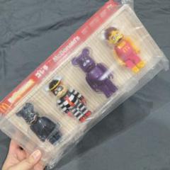 フィギュア 4体セットゴジラマクドナルド　Be@rBRICKベアブリック　限定品のサムネイル