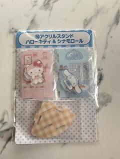アクリルスタンド　ハローキティ&シナモロール