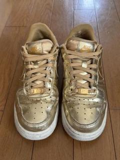 Nike Air Force 1 ゴールドスニーカーのサムネイル