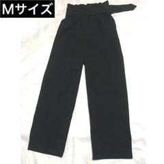 美品 スラックス ハイウエスト タック ストレート パンツ ベルト付き 黒 Ｍのサムネイル