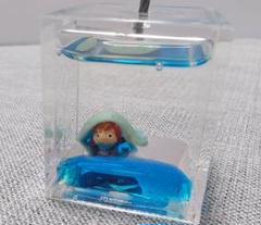 新品] 当時物 崖の上のポニョ アクアメモホルダー おさかなポニョ