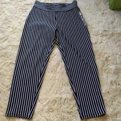 美品【伊太利屋】ストライプ柄クロップド丈 カジュアルパンツ