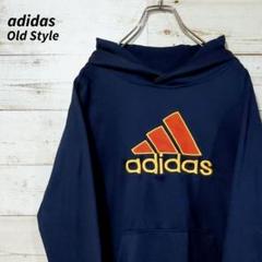 《ビッグロゴ刺繍》adidas☆アディダス☆パフォーマンスロゴ刺繍☆プルオーバー