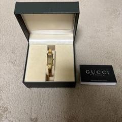 稼働 GUCCI 腕時計 1500L ゴールド文字盤 バングル レディース 38 GUCCI - GUCCI グッチ 1500 スクエア バングルウォッチ 黒文字盤